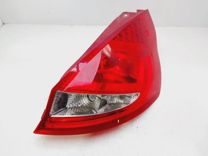 PILOTO TRASERO DERECHO FORD FIESTA 8A6113404A-9404465