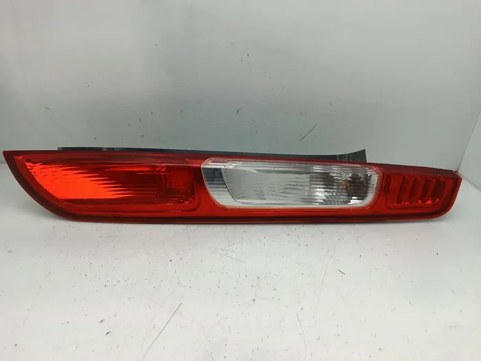 PILOTO TRASERO DERECHO FORD FOCUS 4M5113404A-9447093