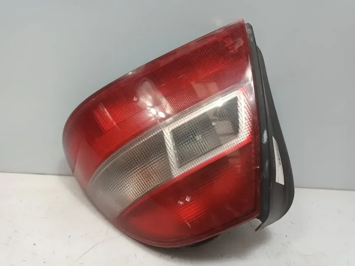 PILOTO TRASERO DERECHO HONDA CIVIC 5 PUERTAS (MAMB) 1.5 LS (MB3)