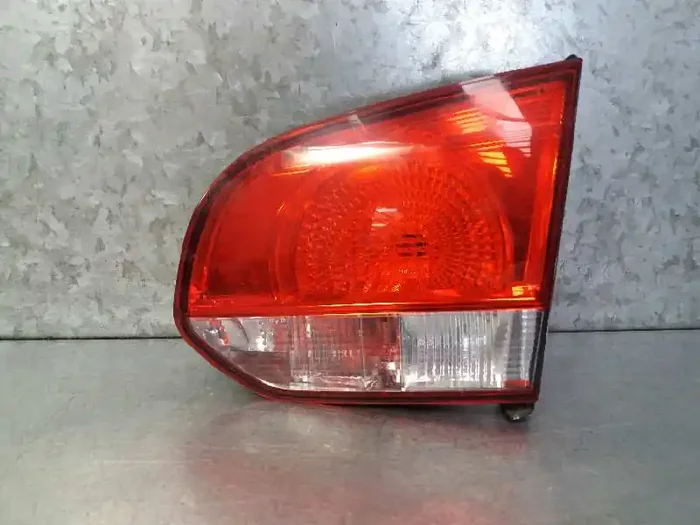 PILOTO TRASERO DERECHO INTERIOR VOLKSWAGEN GOLF VI (5K1)(10.2008) Rabbit BlueMotion