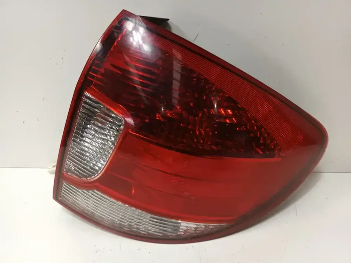 PILOTO TRASERO DERECHO KIA RIO (BC) RS Berlina (5-ptas.)