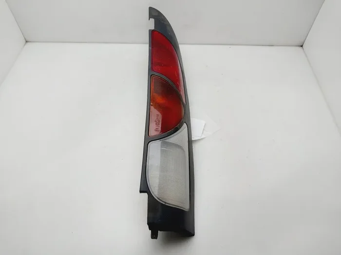 PILOTO TRASERO DERECHO RENAULT KANGOO 7700308714-9423705