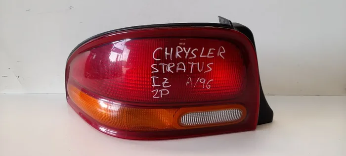 PILOTO TRASERO IZQUIERDO CHRYSLER STRATUS JA BERLINA