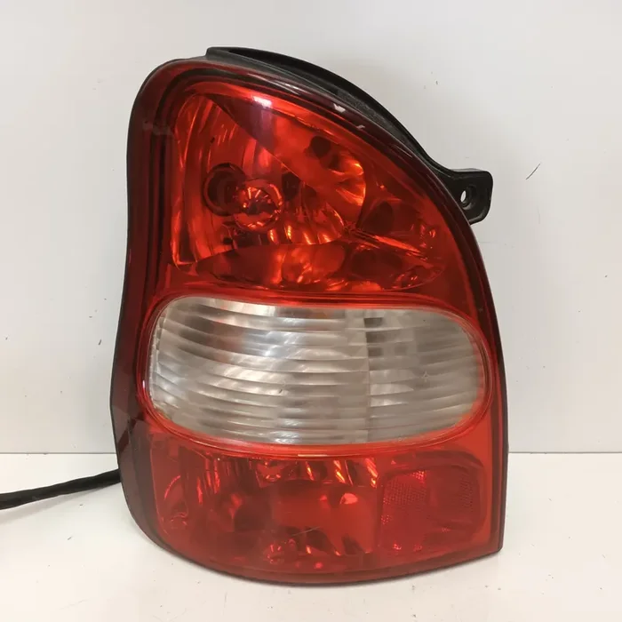 PILOTO TRASERO IZQUIERDO KIA CARNIVAL TD LS