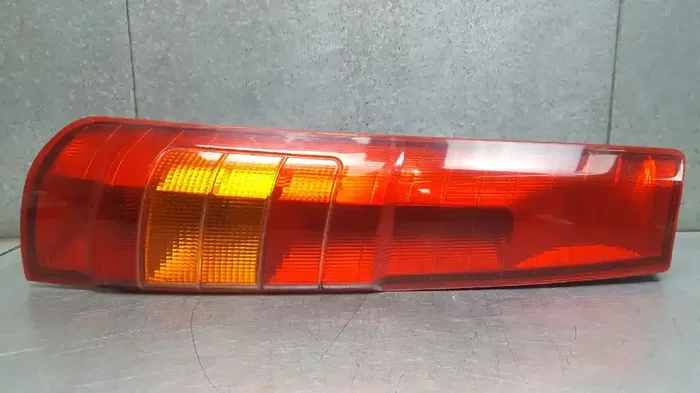 PILOTO TRASERO IZQUIERDO MITSUBISHI SPACE RUNNER (N60) 2.0 I GLX (I)
