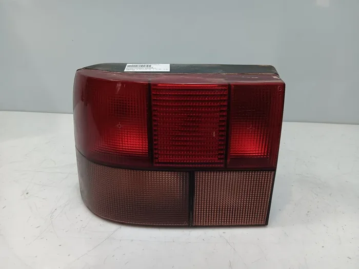 PILOTO TRASERO IZQUIERDO RENAULT 19 (BCL53)
