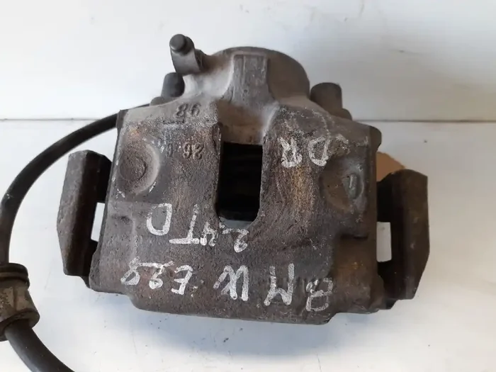 PINZA DE FRENO DELANTERA DERECHA BMW SERIE 5 (E28) 524td