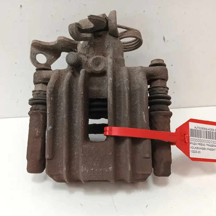 PINZA DE FRENO TRASERA IZQUIERDA VOLKSWAGEN PASSAT BERLINA (3B3) Advance
