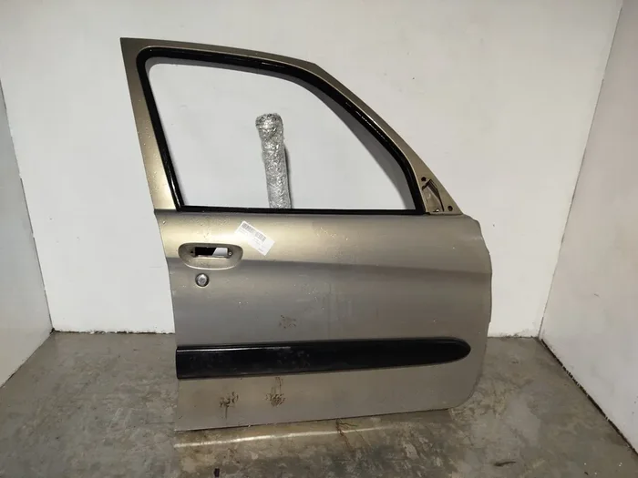 PUERTA DELANTERA DERECHA CITROEN XSARA 9004L5-9350047