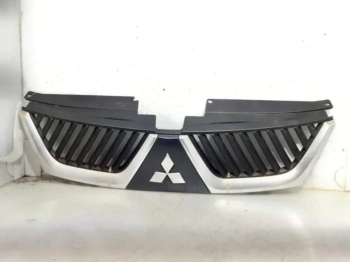 REJILLA DELANTERA MITSUBISHI OUTLANDER 7450A035HA-7204795