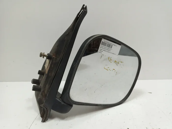RETROVISOR DERECHO NISSAN SERENA (C23M) 2.3 Invitation D