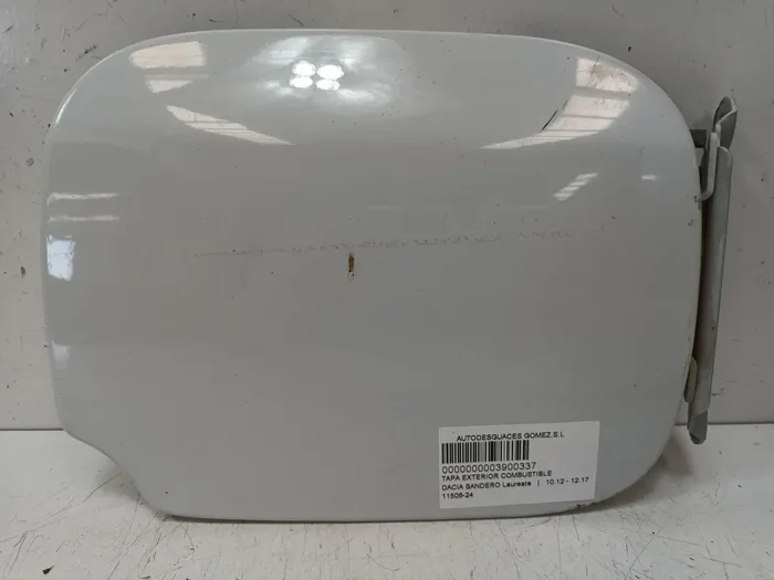 TAPA EXTERIOR COMBUSTIBLE DACIA SANDERO II Laureate