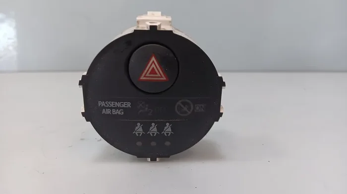 WARNING TOYOTA YARIS (P13) Hybrid Feel